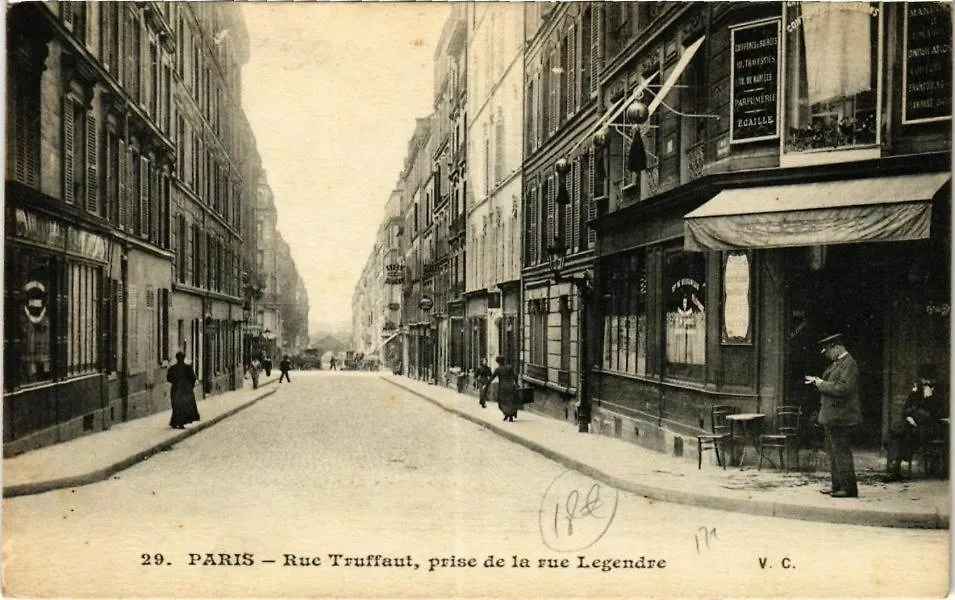 Small Duplex House In Batignolles Paris Apartment