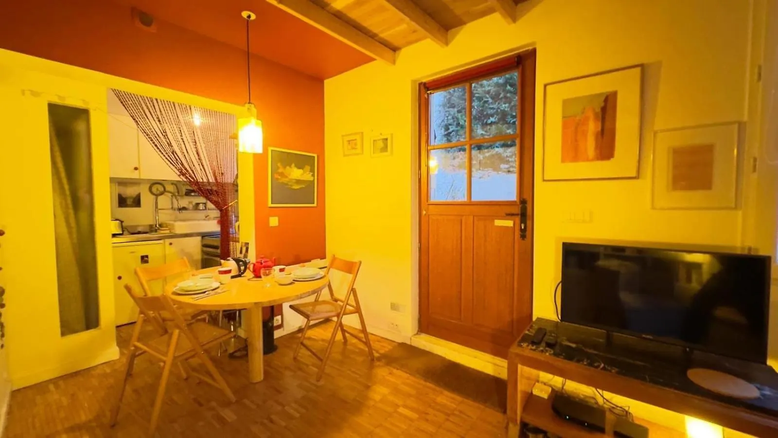 Apartment Small Duplex House In Batignolles Paris