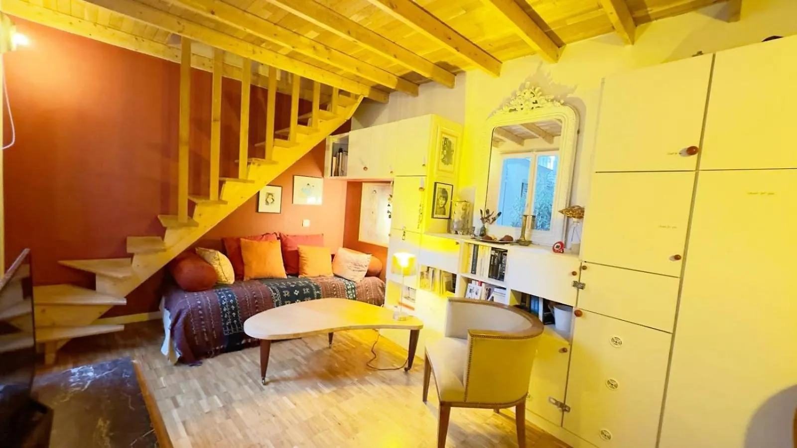 Apartment Small Duplex House In Batignolles Paris